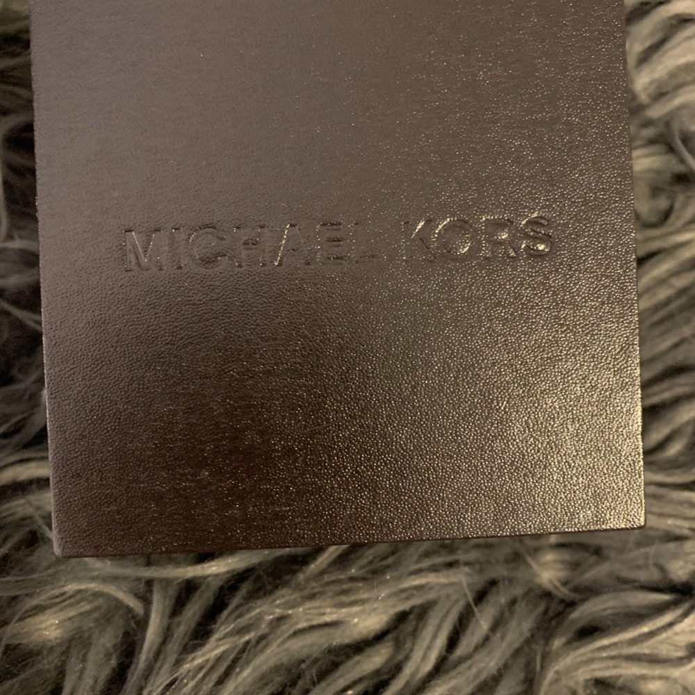 MICHAEL KORS ROSE GOLD WATCH - Picture 6 of 8